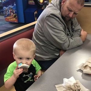 Meet your Posher, Clay